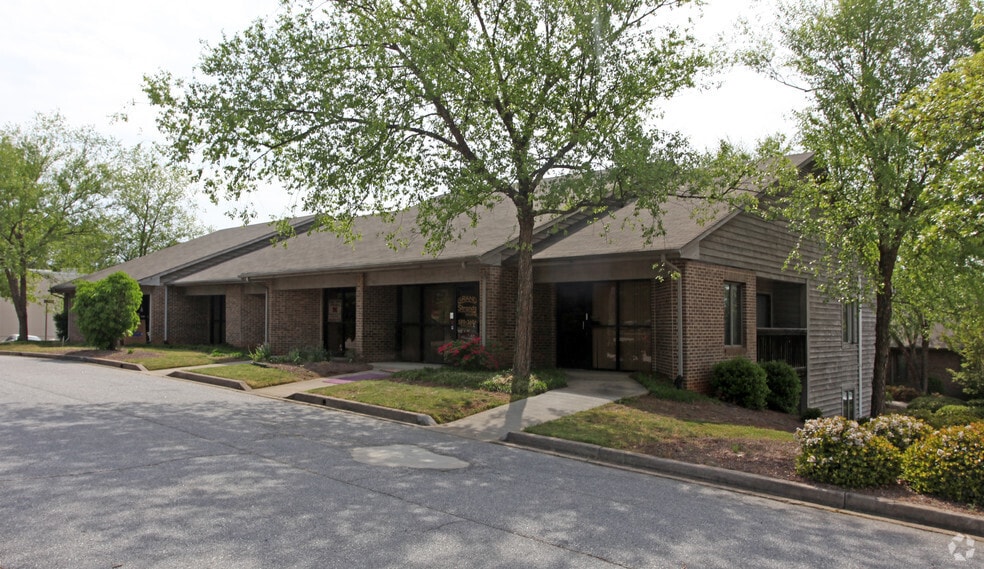 2375 E Main St, Spartanburg, SC for lease Primary Photo- Image 1 of 9