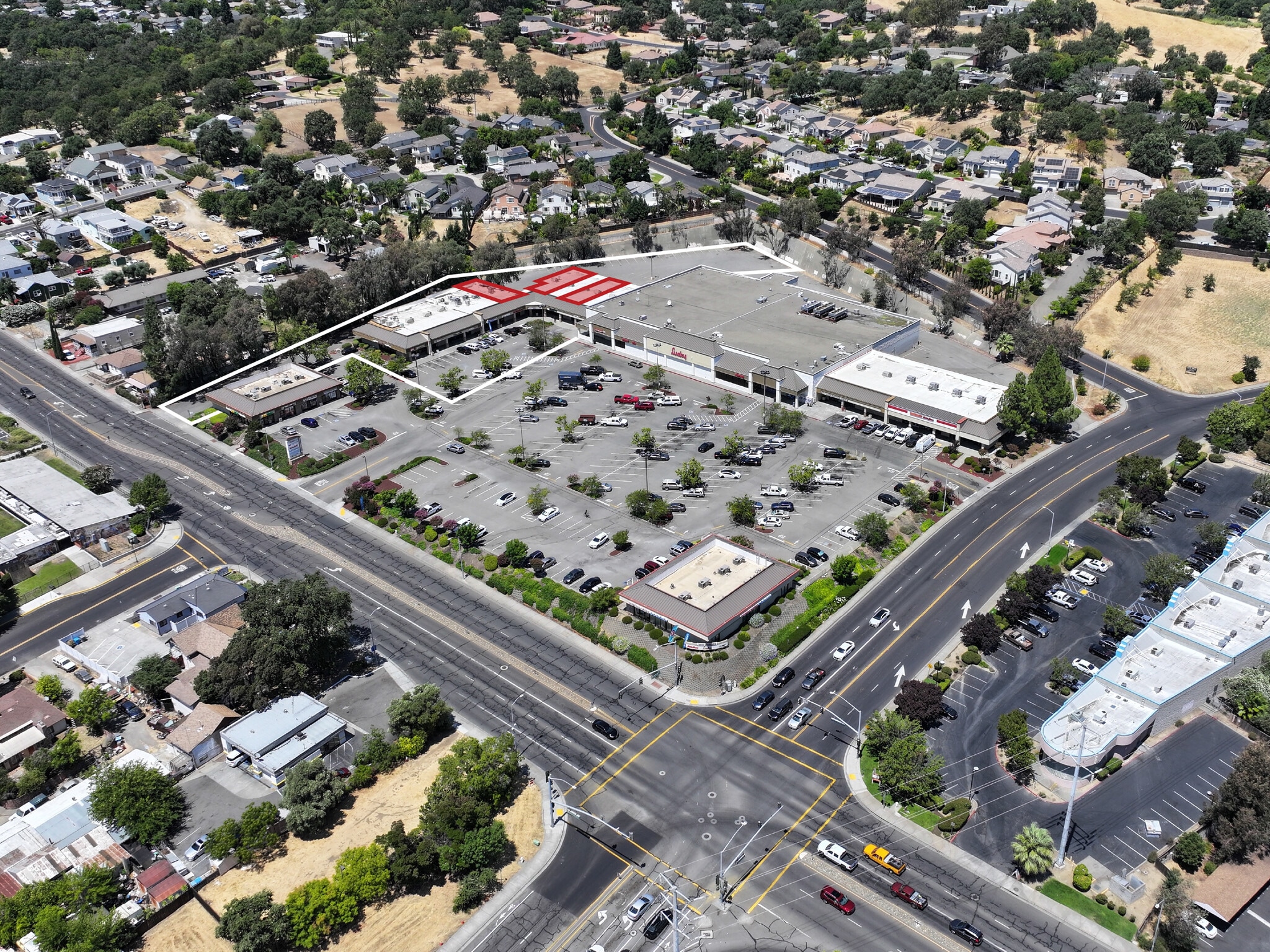 751-775 E Monte Vista Ave, Vacaville, CA for lease Building Photo- Image 1 of 14