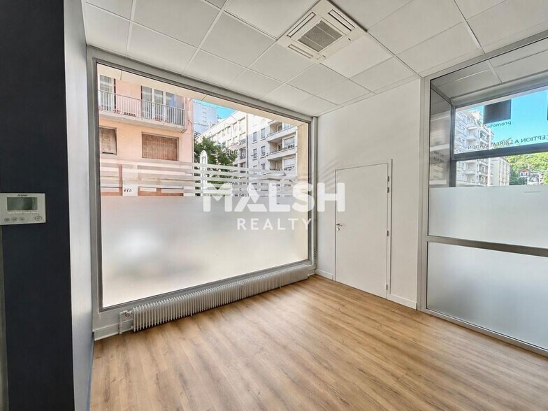 Office in Lyon for lease - Building Photo - Image 2 of 14