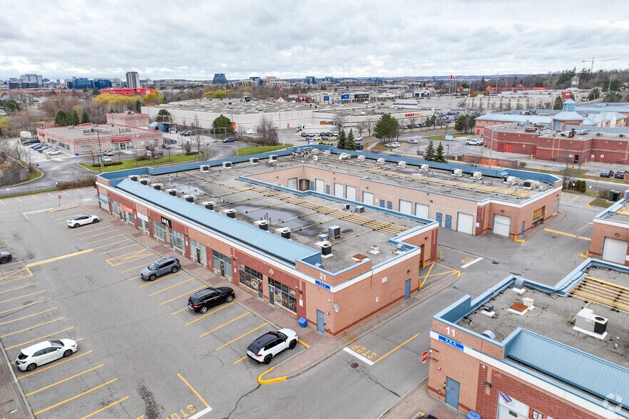 21 Fairburn Dr, Markham, ON à vendre - Photo du bâtiment - Image 3 de 3