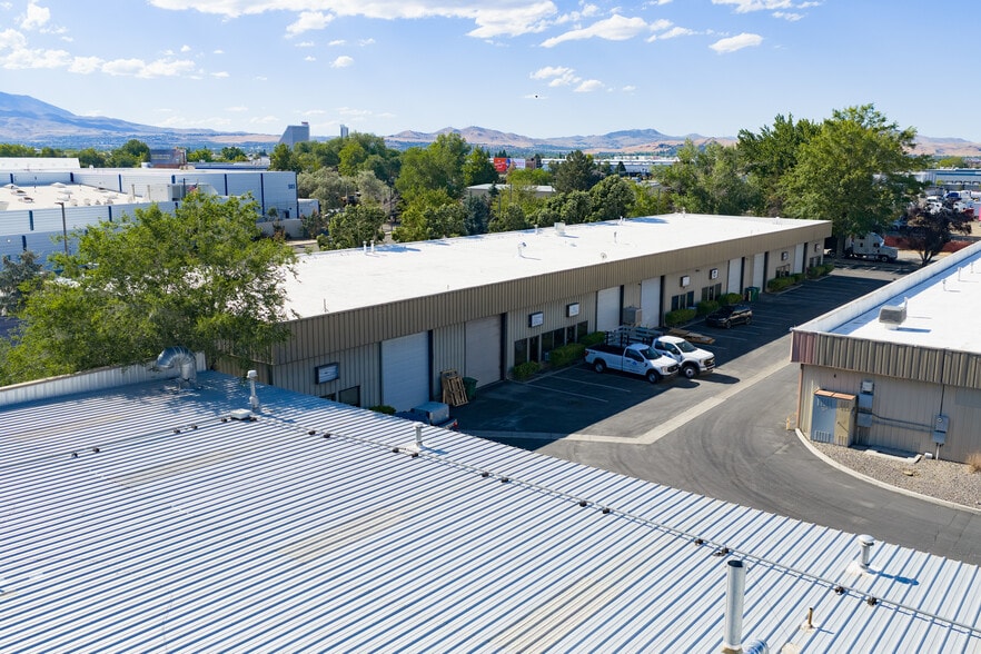 595 Spice Islands Dr, Sparks, NV for lease - Building Photo - Image 1 of 3