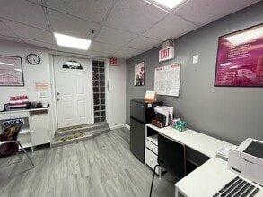 90 Main St, Mineola, NY à louer Photo intérieure- Image 2 de 12