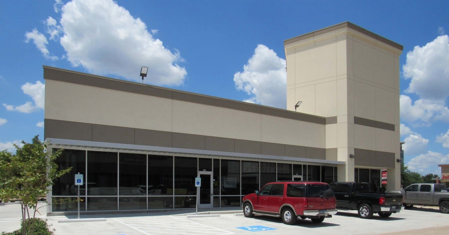 8025 S Main St, Houston, TX for sale Primary Photo- Image 1 of 3