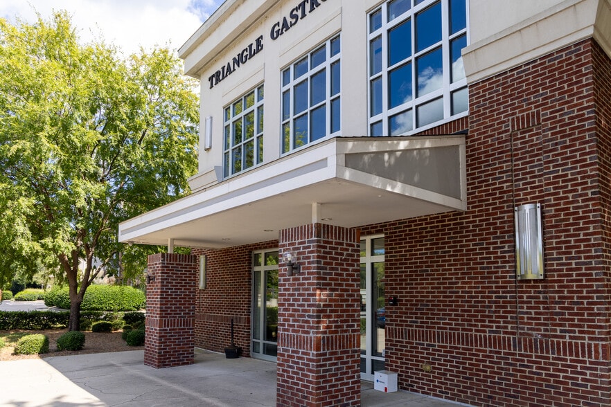 2600 Atlantic Ave, Raleigh, NC à louer - Photo du bâtiment - Image 3 de 5