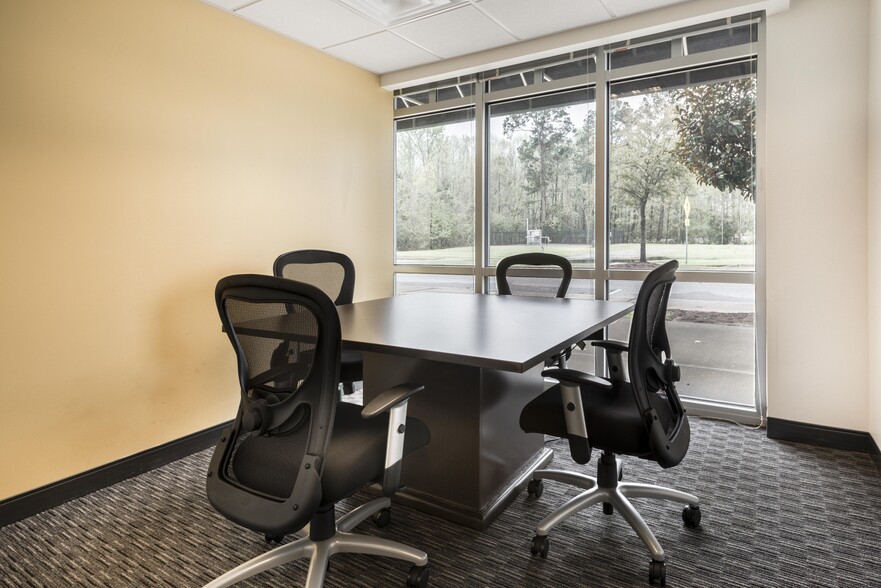 1240-1250 Winnowing Way, Mount Pleasant, SC for lease - Interior Photo - Image 3 of 5