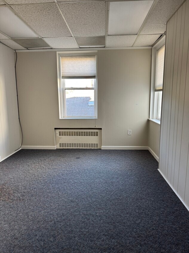 115 E Pennsylvania Ave, Southern Pines, NC à louer Photo intérieure- Image 1 de 2