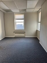 115 E Pennsylvania Ave, Southern Pines, NC à louer Photo intérieure- Image 1 de 2