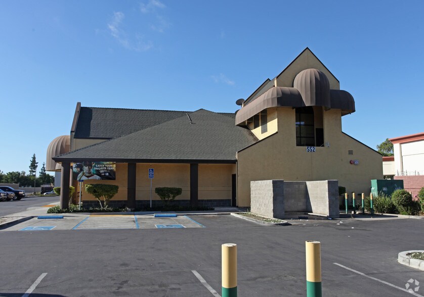 552 W Benjamin Holt Dr, Stockton, CA à louer - Photo du bâtiment - Image 3 de 6