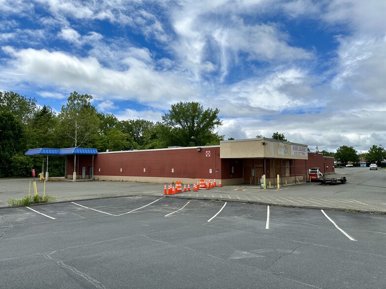 88 W Park St, Lee, MA for sale - Building Photo - Image 2 of 8