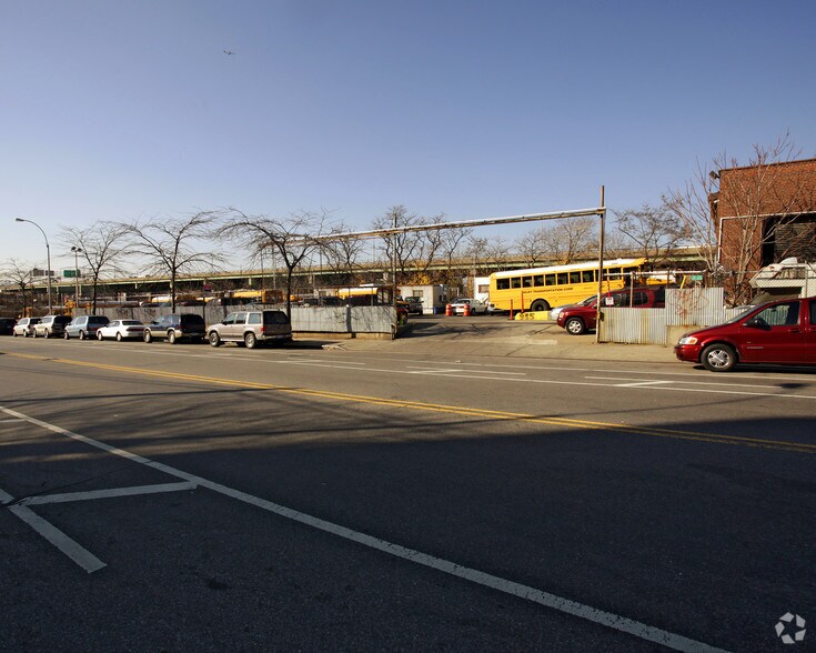 891-935 Garrison Ave, Bronx, NY à vendre - Photo du bâtiment - Image 3 de 6