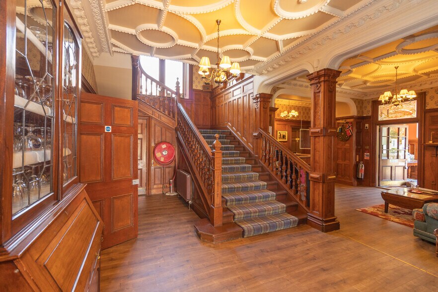 Morangie & Mansfield Castle Hotels portefeuille de 2 propriétés à vendre sur LoopNet.ca - Photo du bâtiment - Image 3 de 15