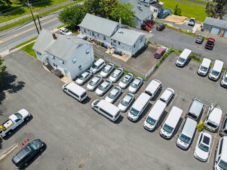 Susquehanna Rd portefeuille de 3 propriétés à vendre sur LoopNet.ca - Aérien - Image 3 de 16