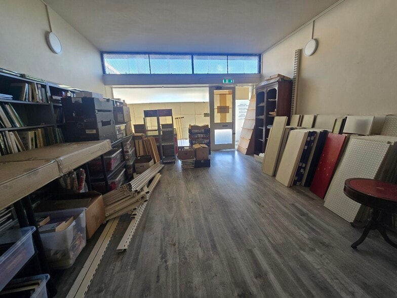 7-19 The Parade, Bognor Regis for lease - Interior Photo - Image 3 of 12