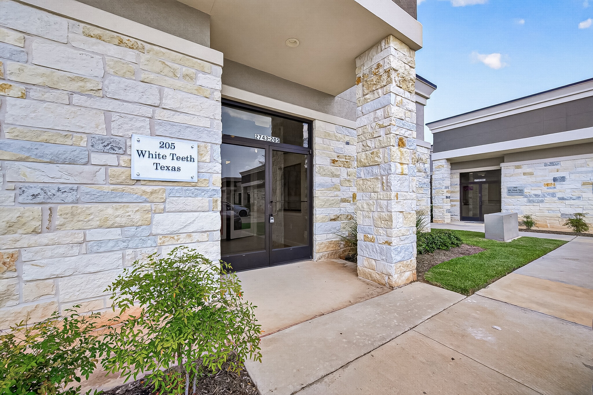 2743 Imperia Dr, Sugar Land, TX for lease Building Photo- Image 1 of 19