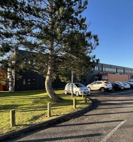 Buckner-croke Way, Thatcham for lease - Building Photo - Image 2 of 2
