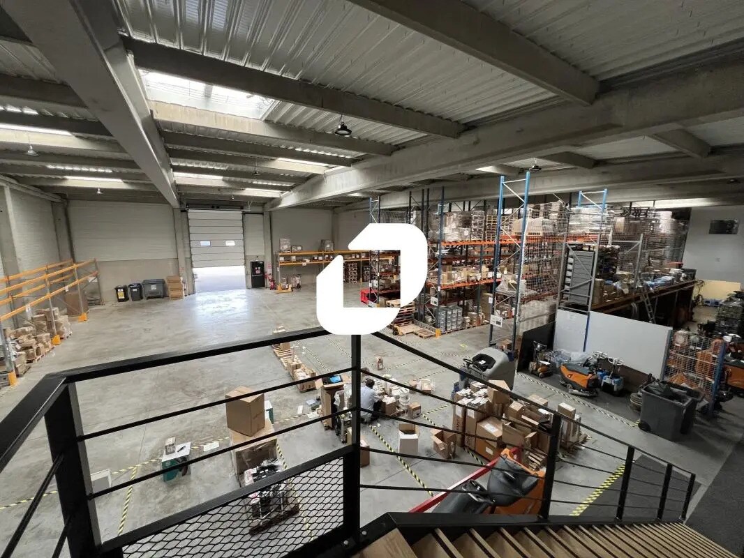 Retail in Lesquin for lease Building Photo- Image 1 of 15