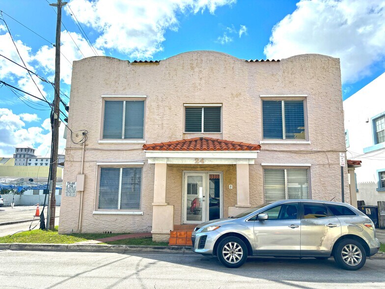 24 SW 21st Ave, Miami, FL à vendre - Photo du bâtiment - Image 2 de 8
