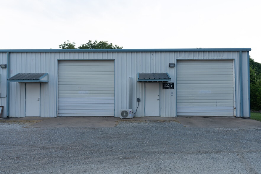 125 Ken Dr, Sherman, TX for lease - Building Photo - Image 1 of 7