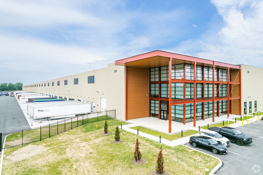 150 Cesanek Rd, Northampton, PA for lease - Building Photo - Image 1 of 6