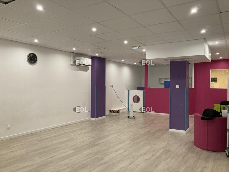 Flex in Saint-Maur-des-Fossés for lease - Building Photo - Image 3 of 11