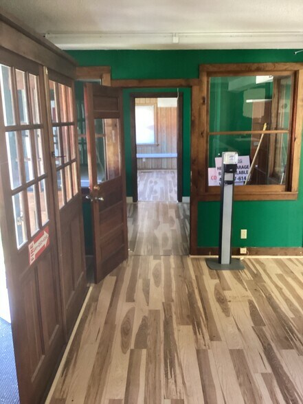 12 Elm St, Hatfield, MA à louer - Photo du bâtiment - Image 3 de 10