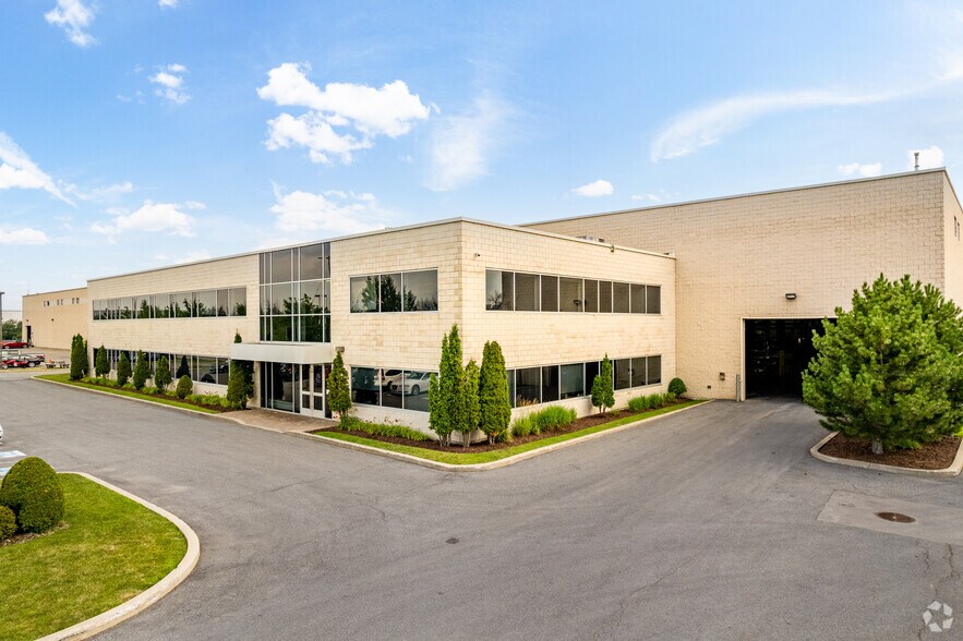 200 Rue du Cheminot, Vaudreuil-dorion, QC à vendre - Photo principale - Image 1 de 1