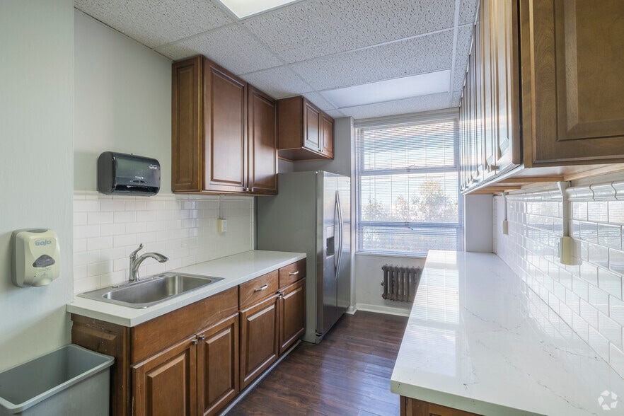 411 30th St, Oakland, CA for lease - Interior Photo - Image 2 of 11