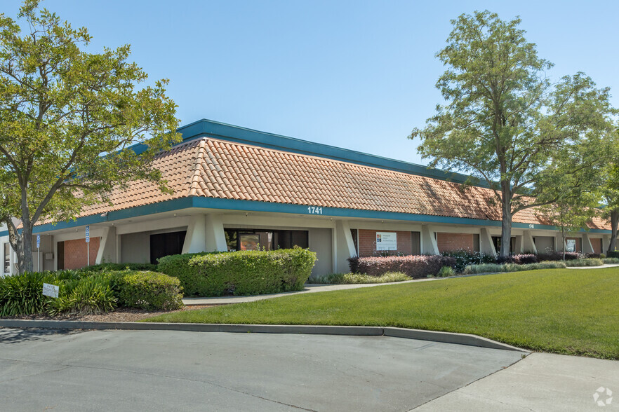 1741-1749 Enterprise Blvd, West Sacramento, CA for sale - Primary Photo - Image 1 of 1