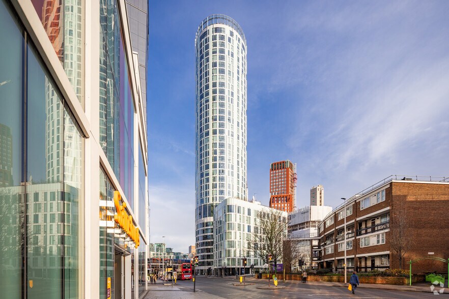 153 Wandsworth Rd, Londres à louer - Photo principale - Image 1 de 22