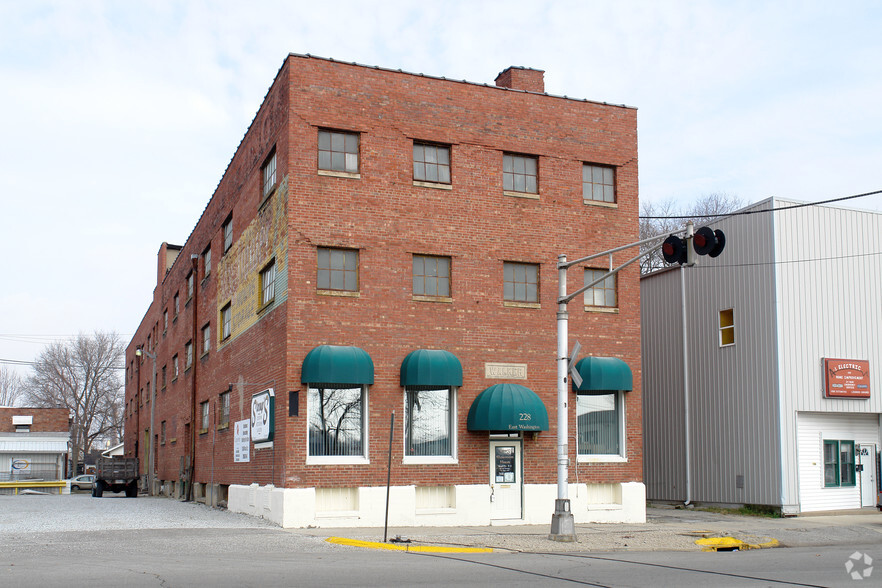 228 E Washington St, Shelbyville, IN for lease - Building Photo - Image 1 of 16