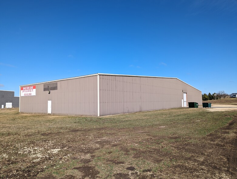 1625 15th Ave SE, Dyersville, IA for lease - Building Photo - Image 2 of 13