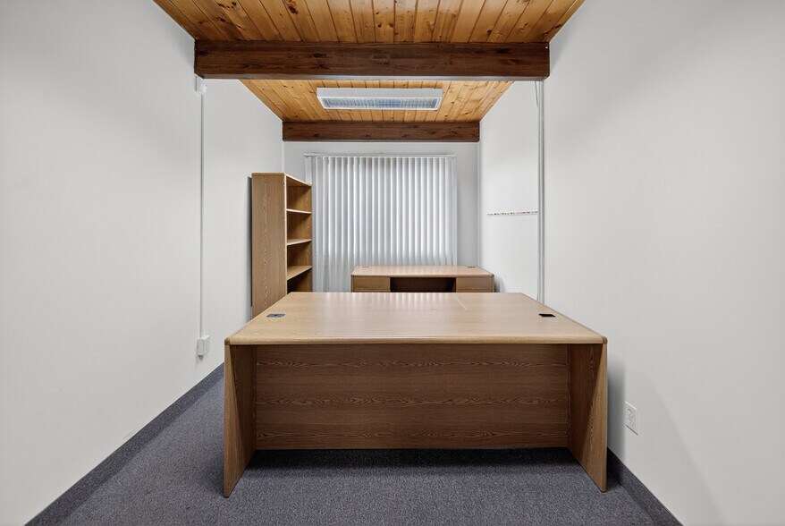 6730 Townline Rd, Mattydale, NY à vendre - Photo du bâtiment - Image 2 de 12