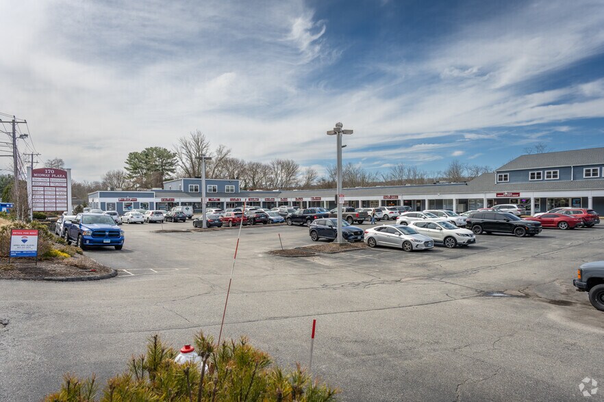 170 Flanders Rd, Niantic, CT à louer - Photo du bâtiment - Image 3 de 25
