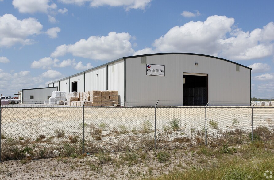 3077 S Highway 37 Access, Three Rivers, TX à vendre - Photo du bâtiment - Image 3 de 4