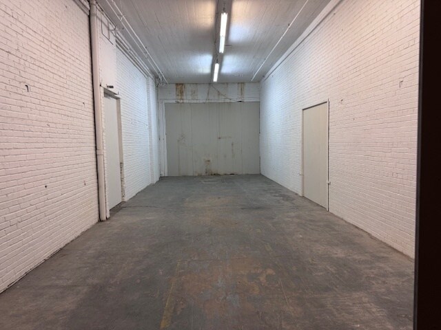 3680-3700 Rue Saint-Patrick, Montréal, QC à louer - Photo du bâtiment - Image 2 de 12