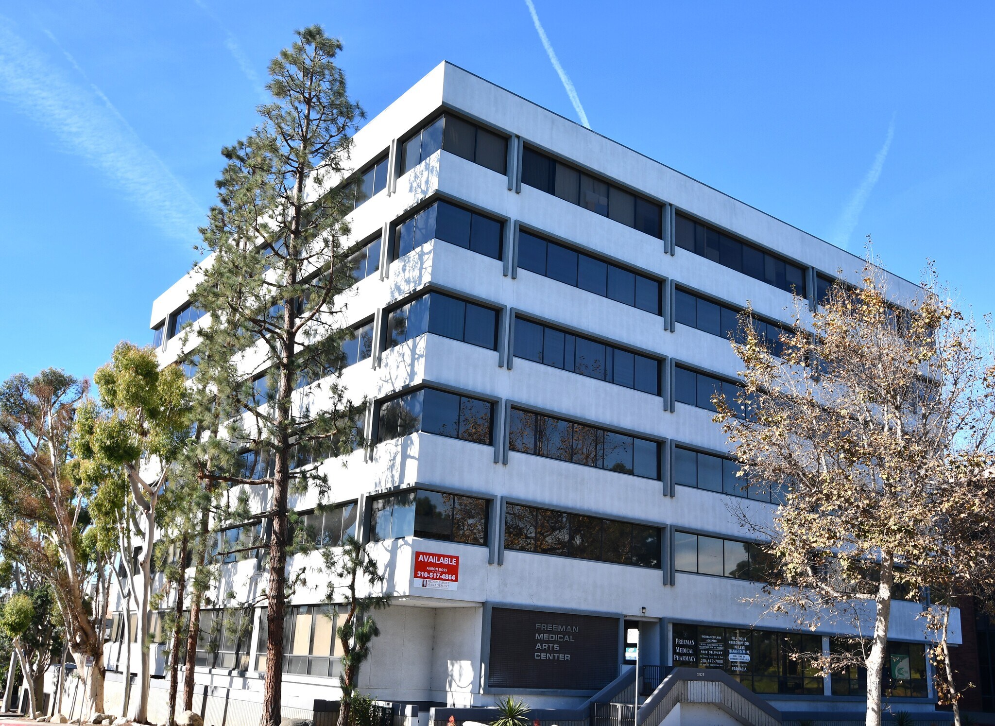 301 N Prairie Ave, Inglewood, CA à louer Photo du bâtiment- Image 1 de 10