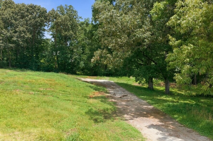 1284 Highway 96 N, Fairview, TN for sale - Building Photo - Image 2 of 9