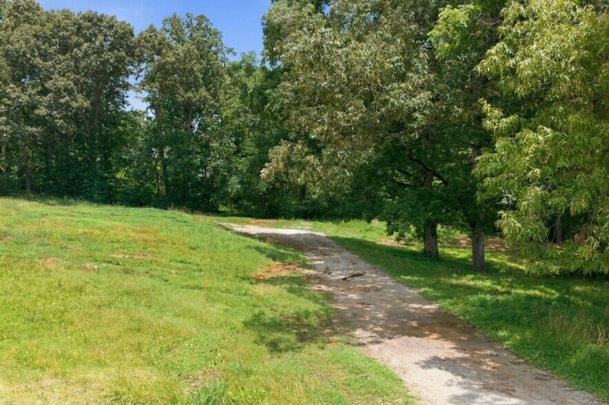 1284 Highway 96 N, Fairview, TN à vendre - Photo du bâtiment - Image 2 de 9