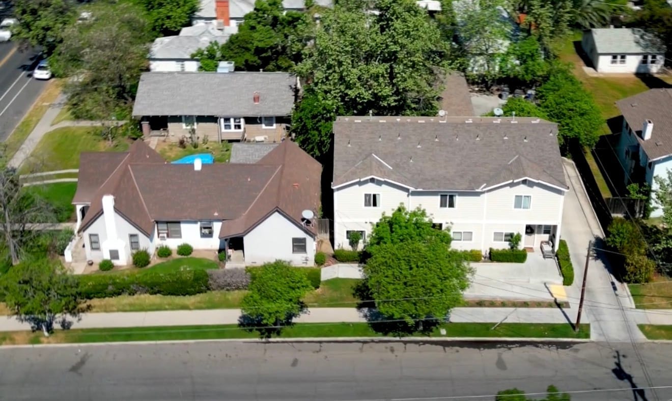 Broadway & Dennett Multifamily Portfolio portfolio of 2 properties for sale on LoopNet.ca Primary Photo- Image 1 of 26