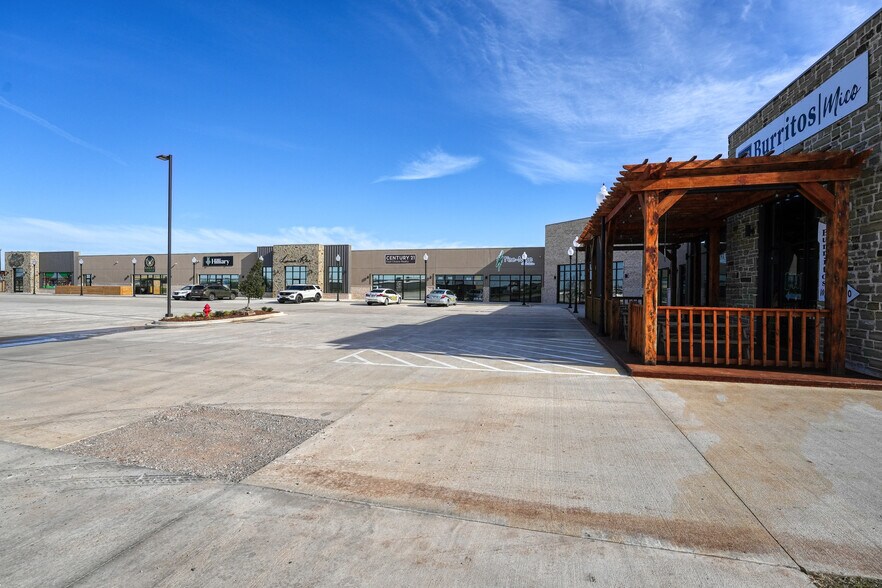 13002-13070 Commerce St., Elgin, OK à vendre - Photo du bâtiment - Image 3 de 12