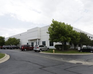 More details for 704 Veterans Pky, Bolingbrook, IL - Industrial for Lease