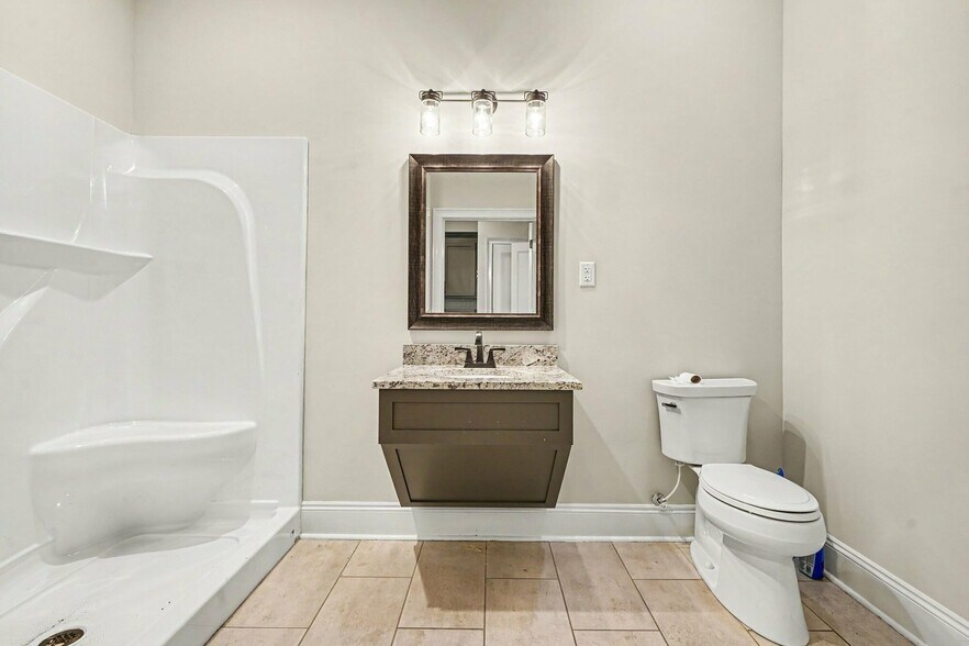 132 Byrd Way, Warner Robins, GA à vendre - Photo du bâtiment - Image 3 de 35