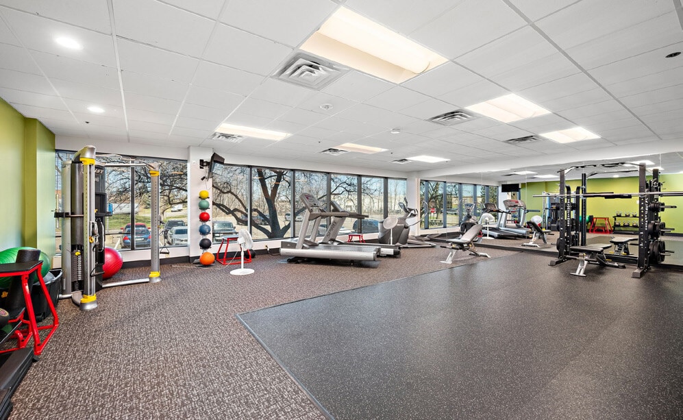 7100 Northland Cir N, Brooklyn Park, MN for lease Interior Photo- Image 1 of 15
