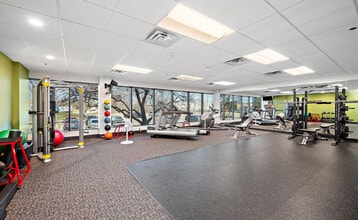 7100 Northland Cir N, Brooklyn Park, MN for lease Interior Photo- Image 1 of 15