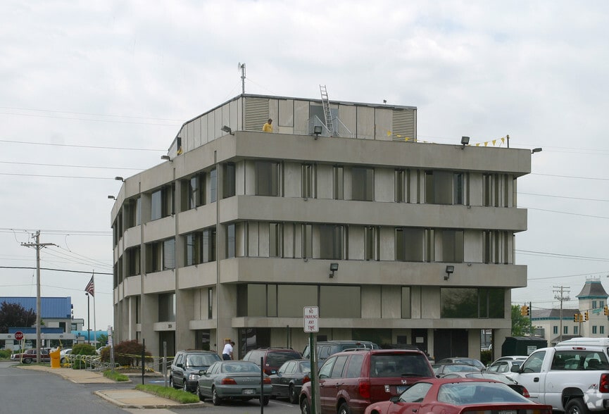 2024 West St, Annapolis, MD à vendre - Photo du bâtiment - Image 2 de 7