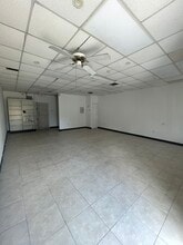 375 NE 54th St, Miami, FL à louer Photo intérieure- Image 1 de 6