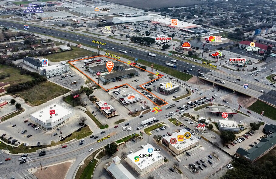 1209 Interstate 35 S, New Braunfels, TX à louer - Photo du bâtiment - Image 1 de 3