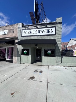 More details for 708 W Market St, Greensboro, NC - Retail for Sale
