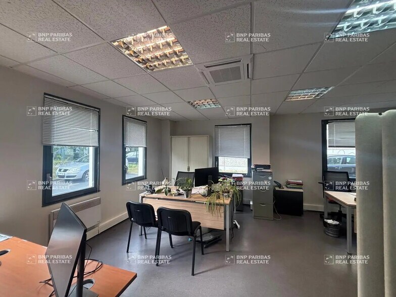 13 Rue Des Entrepreneurs, Marcq-en-Baroeul à louer - Photo intérieure - Image 2 de 8