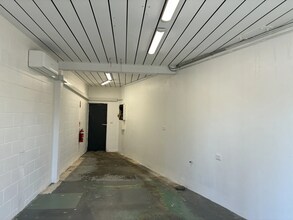 142 Wyong Rd, Killarney Vale à louer Photo intérieure- Image 1 de 3